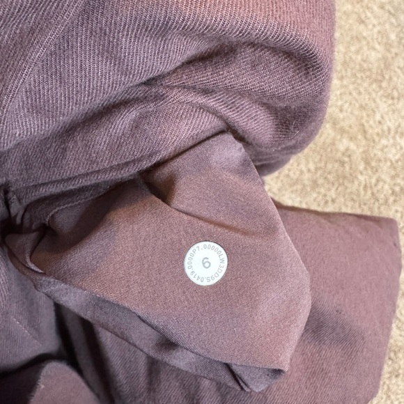 LULULEMON Women’s Shirt size 6 - Picture 4 of 4